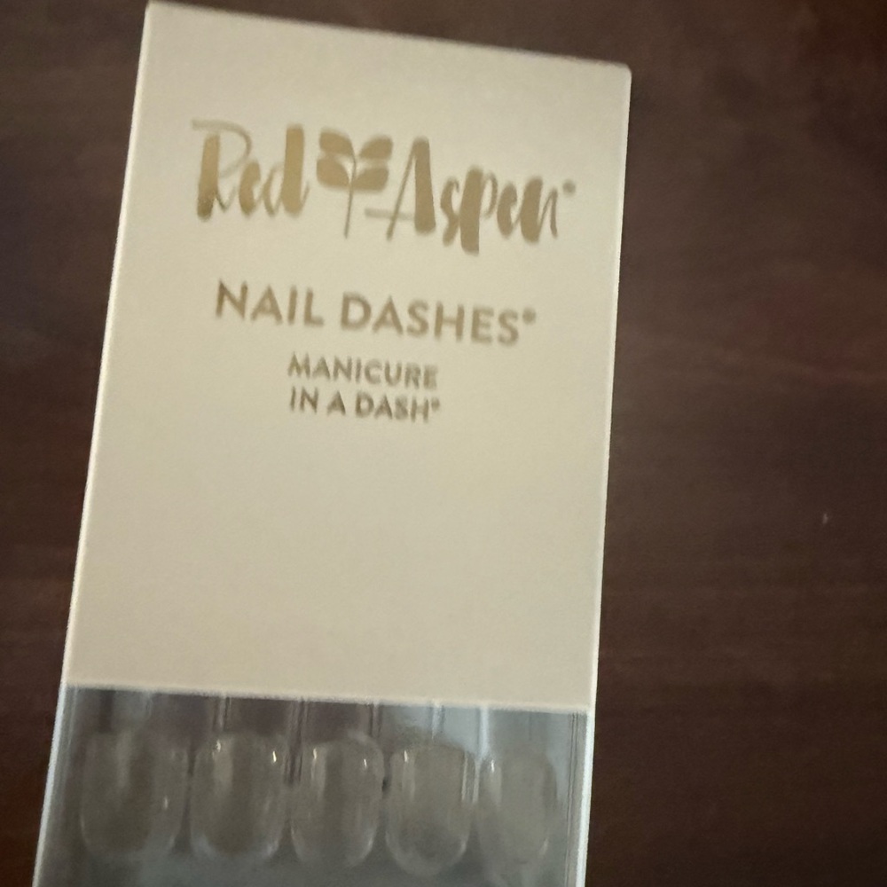 Sparkling Sylvia Nail Set